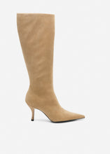Load image into Gallery viewer, Pointed suede knee boots in camel