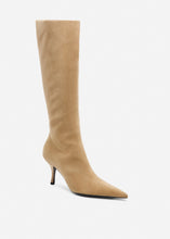 Load image into Gallery viewer, Pointed suede knee boots in camel
