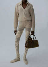 Load image into Gallery viewer, AW25 KNITWEAR 02 SHORTS BEIGE