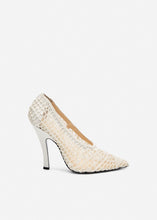 Load image into Gallery viewer, Sculptural crochet pumps in cream
