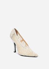 Load image into Gallery viewer, Sculptural crochet pumps in cream
