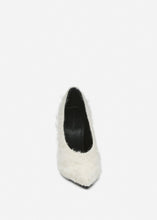 Load image into Gallery viewer, Loomed sculptural pumps in cream
