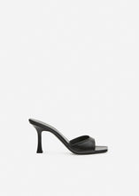 Load image into Gallery viewer, Thin leather mule in black leather
