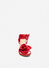 Load image into Gallery viewer, Wrap around double flower sandals in red satin
