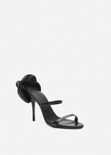 Load image into Gallery viewer, Flower heel leather sandals in black
