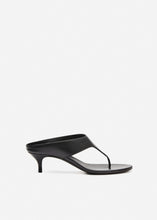 Load image into Gallery viewer, Thong sandals in black leather
