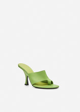 Load image into Gallery viewer, Flare heel thong sandals in light green
