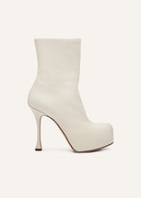 Load image into Gallery viewer, Platform ankle boots in cream
