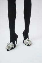 Load image into Gallery viewer, Handmade crystal flower slingback heels in cream
