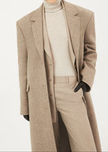 Load image into Gallery viewer, AW23 COAT 01 TAUPE
