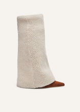 Load image into Gallery viewer, AW23 HIGH BOOTS SHEARLING
