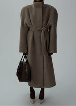 Load image into Gallery viewer, AW24 COAT 04 BEIGE
