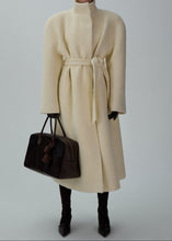 Load image into Gallery viewer, AW24 COAT 04 CREAM
