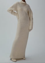 Load image into Gallery viewer, AW24 KNITWEAR 04 DRESS CREAM
