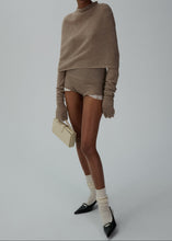 Load image into Gallery viewer, AW24 KNITWEAR 12 TOP BEIGE
