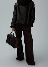 Load image into Gallery viewer, AW24 LEATHER 08 SHEARLING BROWN
