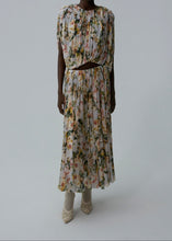 Load image into Gallery viewer, AW25 BLOUSE 02 CREAM PRINT
