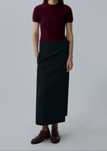Load image into Gallery viewer, AW25 KNITWEAR 05 TOP BORDEAUX

