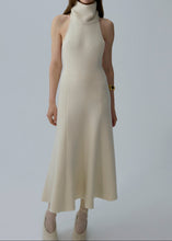 Load image into Gallery viewer, AW25 KNITWEAR 15 DRESS CREAM
