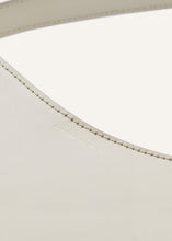 Load image into Gallery viewer, MEDIUM VESNA CREAM LEATHER
