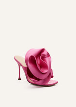 Load image into Gallery viewer, PF22 FLOWER HEEL NAPPA FUXIA
