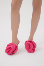 Load image into Gallery viewer, PF22 FLOWER HEEL NAPPA FUXIA
