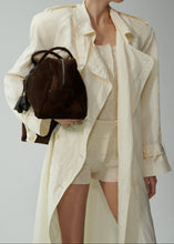 Load image into Gallery viewer, Thin knit shorts in cream
