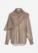 Load image into Gallery viewer, Classic oversized shirt in brown
