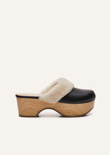 Load image into Gallery viewer, RE22 CLOSED CLOG BLACK NAPPA FUR
