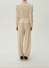 Load image into Gallery viewer, Fitted bouclé blazer in beige

