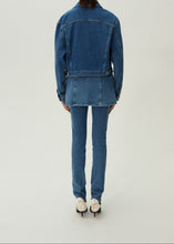 Load image into Gallery viewer, Classic denim jacket in blue
