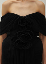 Load image into Gallery viewer, Off shoulder plissé dress in black
