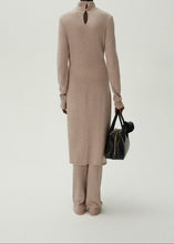Load image into Gallery viewer, Flared knitwear pants in beige
