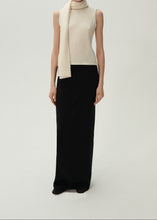 Load image into Gallery viewer, Knitwear maxi skirt in black
