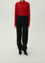 Load image into Gallery viewer, Tapered wool trousers in black
