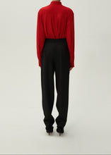 Load image into Gallery viewer, Tapered wool trousers in black
