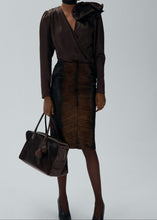 Load image into Gallery viewer, RE25 BLOUSE 02 BROWN

