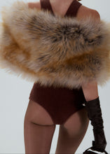 Load image into Gallery viewer, Fur shawl in beige
