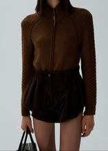 Load image into Gallery viewer, RE25 KNITWEAR 10 SWEATER LIGHT BROWN
