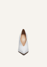 Load image into Gallery viewer, RE25 PUMPS LEATHER WHITE
