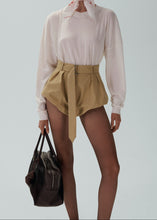 Load image into Gallery viewer, RE25 SHORTS 01 BEIGE
