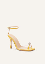 Load image into Gallery viewer, Jewel toe ring sandals in yellow
