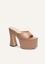 Load image into Gallery viewer, SS23 PLATFORM MULE LEATHER NUDE
