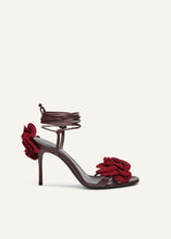 Load image into Gallery viewer, SS25 FLOWER SHOES CROCHET BURGUNDY 90
