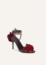 Load image into Gallery viewer, SS25 FLOWER SHOES CROCHET BURGUNDY 90
