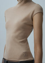 Load image into Gallery viewer, SS25 KNITWEAR 06 TOP BEIGE
