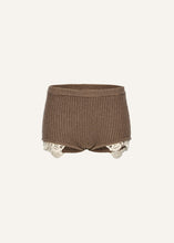 Load image into Gallery viewer, SS25 KNITWEAR 08 SHORTS BEIGE
